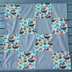 Babydecke, Kinderdecke, Spieldecke, Decke für Laufstall, Eisenbahnmotiv, Piratmotiv, Baumwollstoffe, Kuscheldecke, Schmusedecke