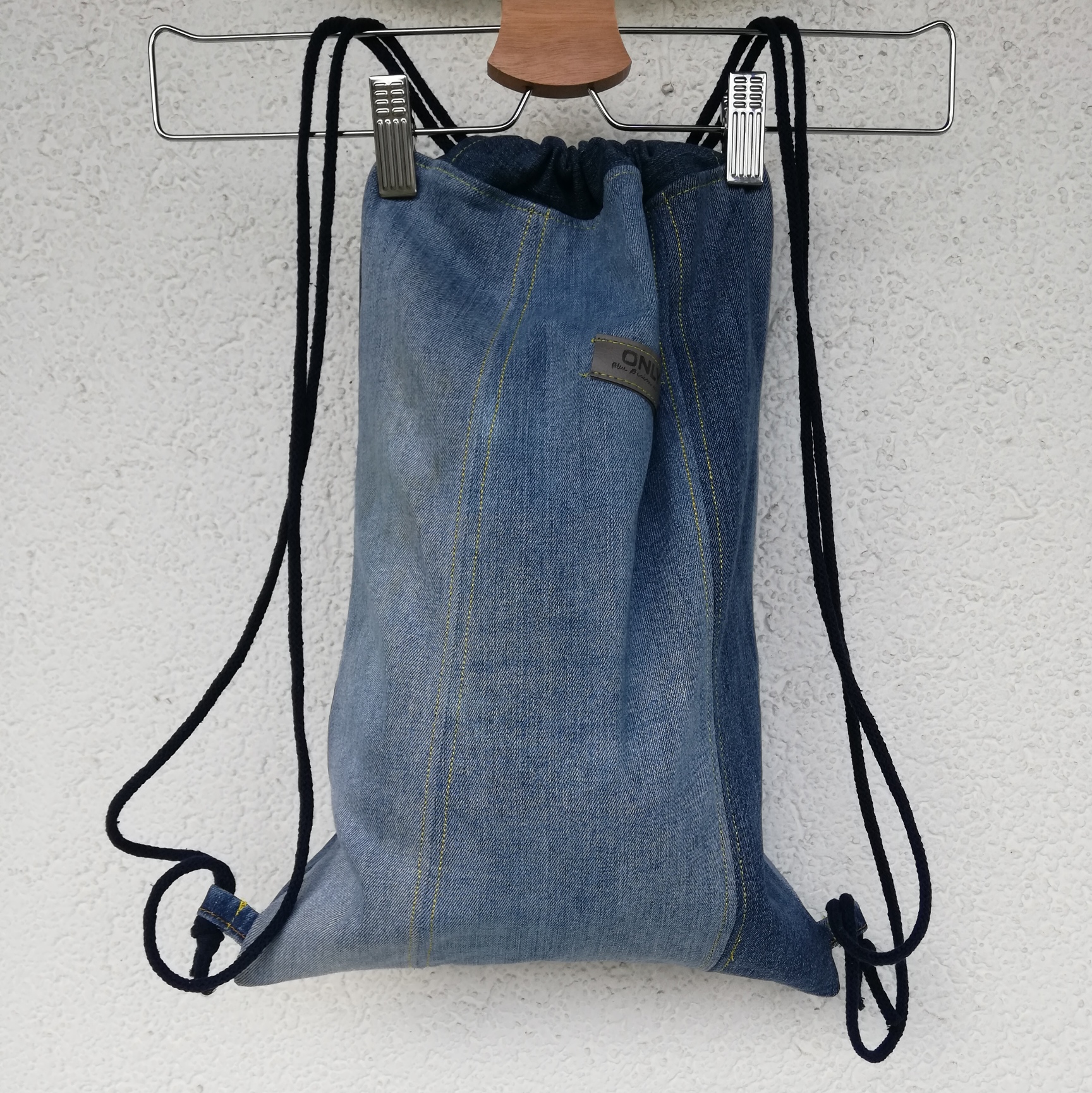 Turnbeutel, Rucksack mit Kordelzug, Jeanstasche, Jeans upcycling, Innenfutter – Bild 3