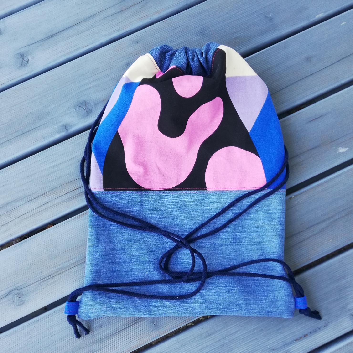 Turnbeutel, Rucksack mit Kordelzug, Jeanstasche, Jeans upcycling, Innenfutter – Bild 4