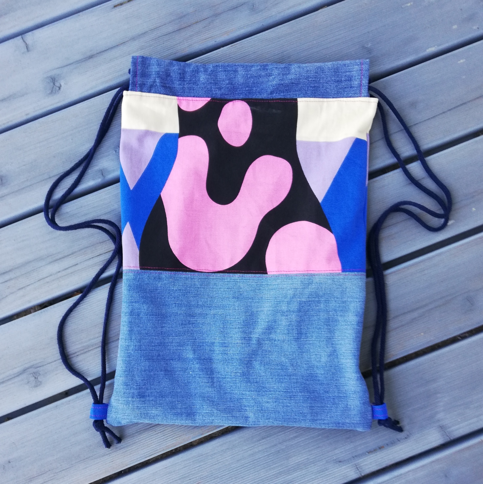 Turnbeutel, Rucksack mit Kordelzug, Jeanstasche, Jeans upcycling, Innenfutter – Bild 5